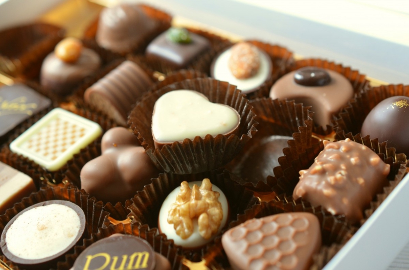 chocolaterie-CANNES-min_chocolates_food_candy_calories_nibble_chocolate_heart-782043